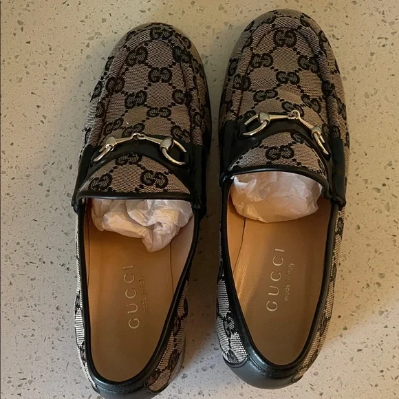 Gucci Patterned Loafers - Picture 6 of 9